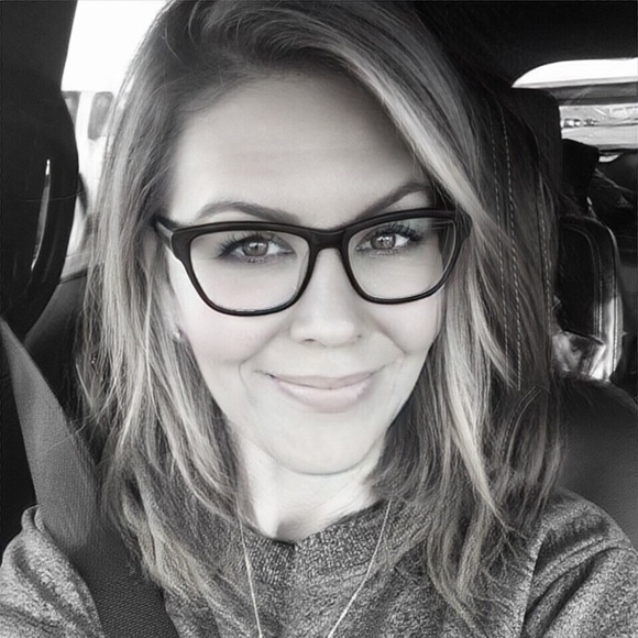 Meet your Posher, Wendy - Picture 1 of 2